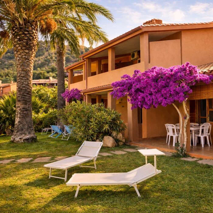 Villetta in Sardegna con ampio giardino privato, portico coperto e zona relax ideale per famiglie