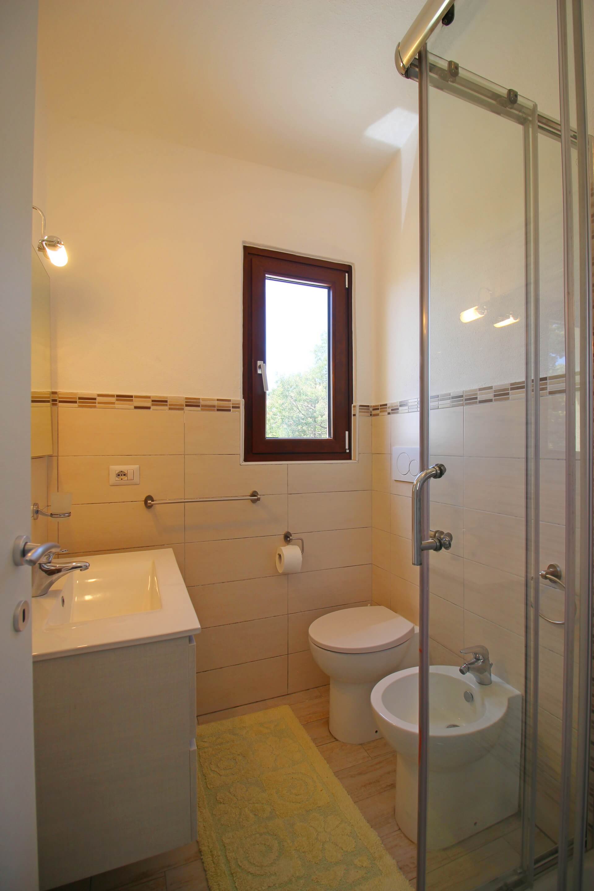 bagno, doccia, finestra, casa vacanze, Casa Corina, interni