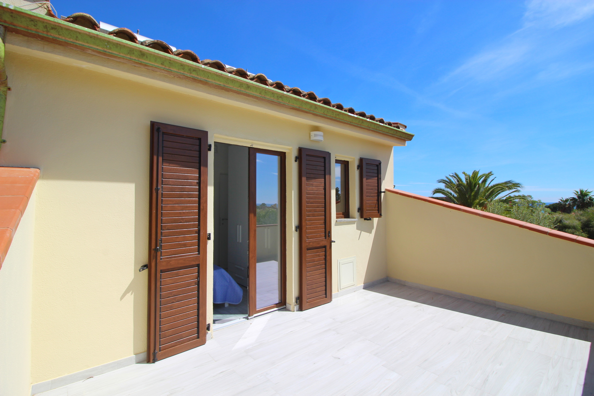terrazza, accesso esterno, camera matrimoniale, infissi, Casa Corina