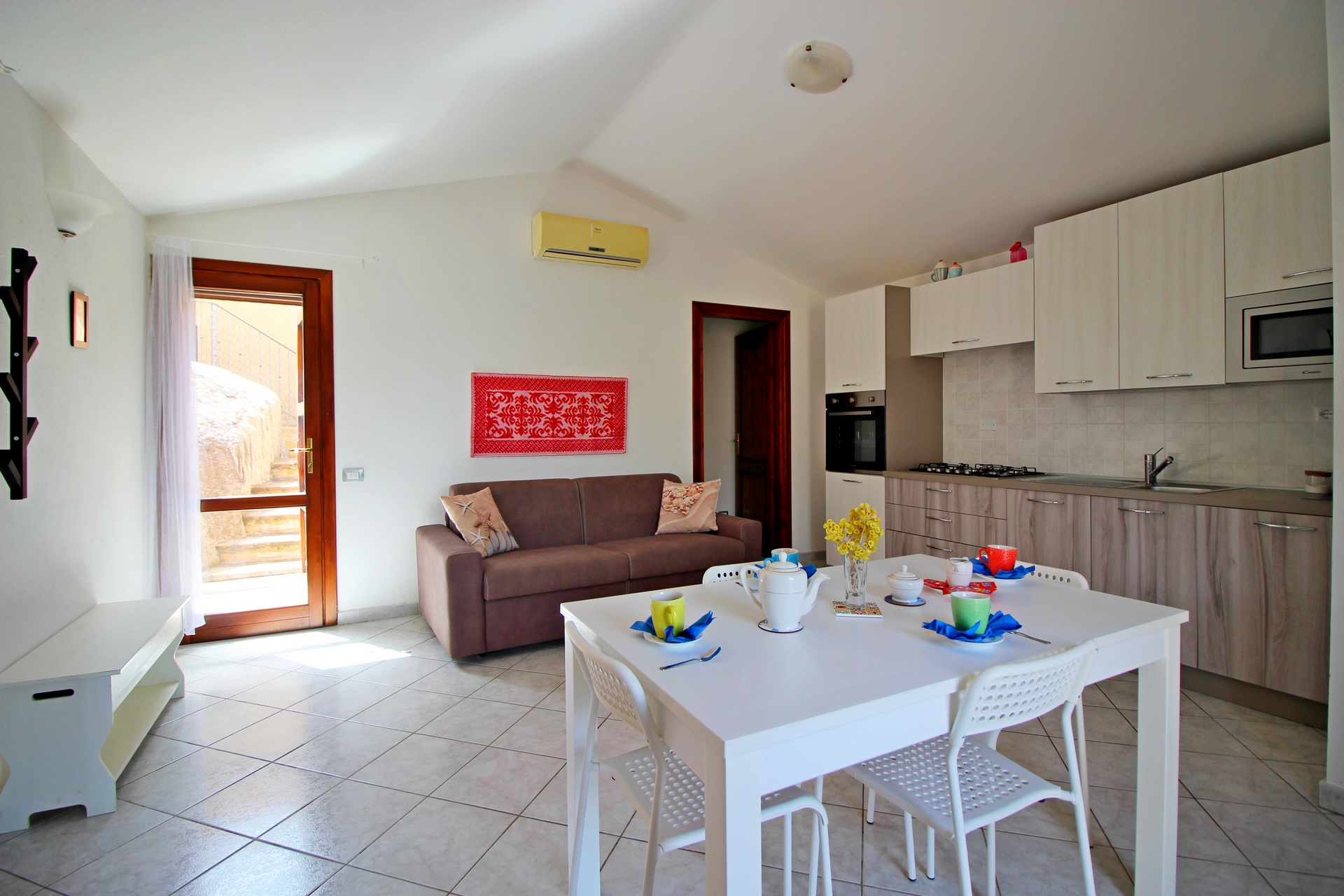 Cucina moderna e spaziosa a Domus Petrae